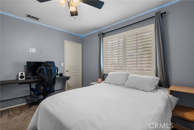 30463 Vineyard Lane, Castaic CA: https://media.crmls.org/medias/96add81f-636a-42f2-8029-2a55e9e5112c.jpg