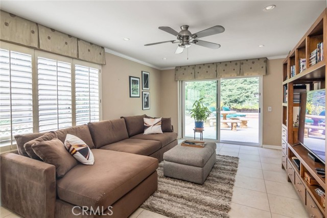 Detail Gallery Image 11 of 28 For 19343 Pauma Valley, Porter Ranch,  CA 91326 - 3 Beds | 2 Baths