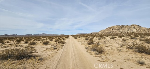 Detail Gallery Image 3 of 5 For 800 Jones Rd. (Near), Lucerne Valley,  CA 92356 - – Beds | – Baths