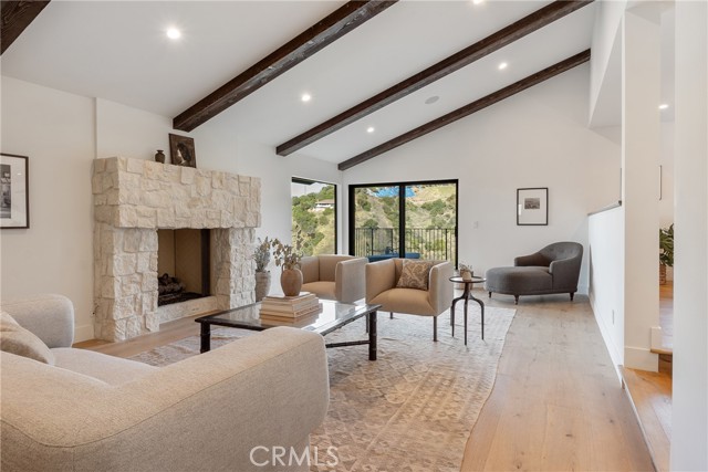 Detail Gallery Image 23 of 61 For 3250 Coldwater Canyon Ave, Studio City,  CA 91604 - 4 Beds | 4 Baths