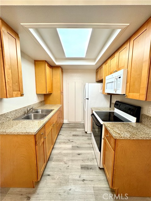 Detail Gallery Image 7 of 20 For 960 E Bonita Ave #5,  Pomona,  CA 91767 - 1 Beds | 1 Baths