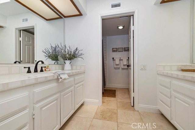 28212 San Marcos, Mission Viejo CA: https://media.crmls.org/medias/96b12552-6732-455d-9376-cc47e965219a.jpg