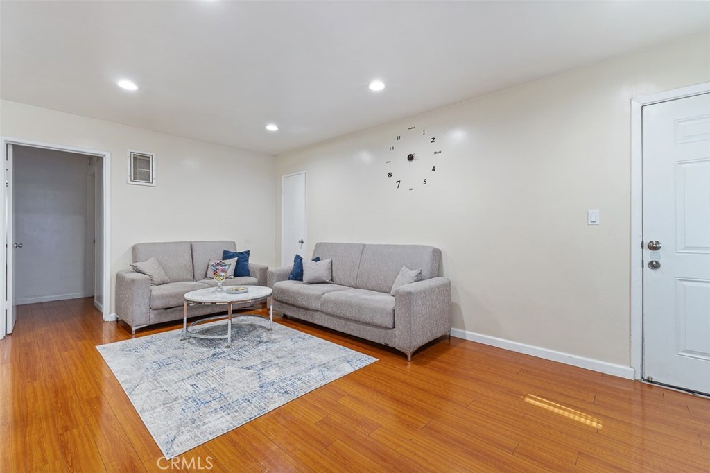 1052 Elm AvenueGlendale img 24