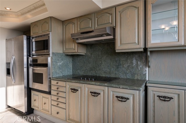 345 Pioneer Drive, 1705 photo 15