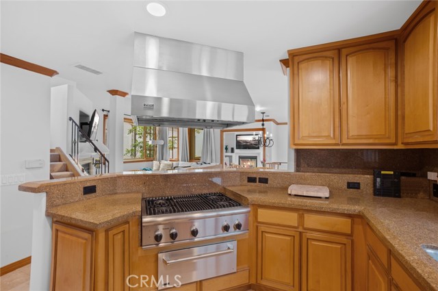 Detail Gallery Image 10 of 15 For 502 1/2 Goldenrod Ave, Corona Del Mar,  CA 92625 - 2 Beds | 2/1 Baths