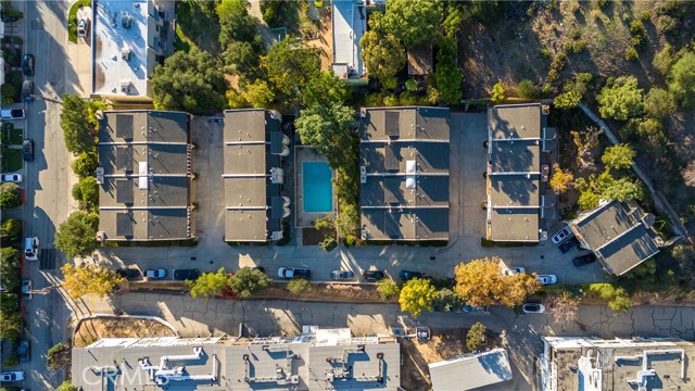 Detail Gallery Image 5 of 37 For 1881 Alpha Rd #8,  Glendale,  CA 91208 - 2 Beds | 3 Baths