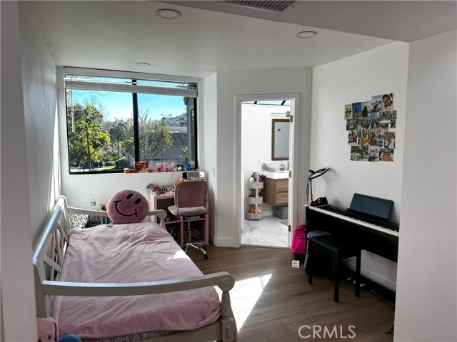 Detail Gallery Image 14 of 16 For 7 Sweetwater #11,  Irvine,  CA 92603 - 4 Beds | 3/1 Baths