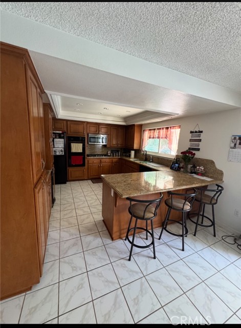 6801 Rycroft Drive, Riverside CA: https://media.crmls.org/medias/96b4193b-5cce-4d68-8a0f-afab13e56236.jpg