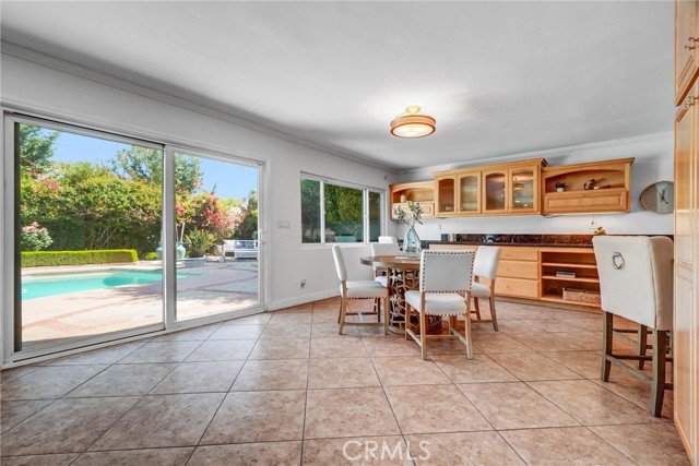 Detail Gallery Image 23 of 66 For 4121 Country Club Dr, Lakewood,  CA 90712 - 4 Beds | 5 Baths