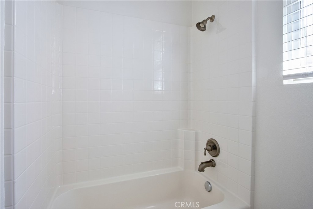 https://media.crmls.org/medias/96b534fe-558b-44d4-8718-ac81a7710f21.jpg?preset=X-Large
