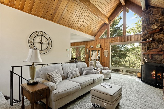 Detail Gallery Image 1 of 23 For 26495 Walnut Hills Dr, Lake Arrowhead,  CA 92391 - 3 Beds | 2 Baths
