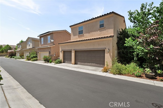 3134 E La Avenida Drive, Ontario CA: https://media.crmls.org/medias/96b546ea-2a86-4230-a52d-d50c1ca42b6f.jpg
