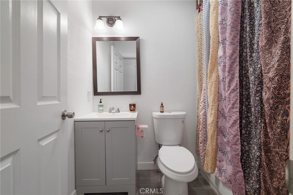 https://media.crmls.org/medias/96b62498-d4d0-48d4-84aa-740bb1e23244.jpg?preset=X-Large