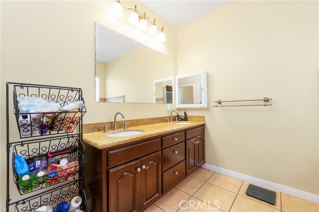 39600 Calle Gayube, Hemet CA: https://media.crmls.org/medias/96b66283-0966-414f-b25a-65a400a071bd.jpg
