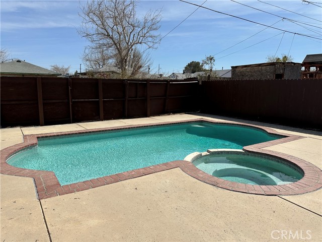 38726 E 31st E Street, Palmdale CA: https://media.crmls.org/medias/96b7909c-7573-468c-99ed-7af3f3185ce9.jpg