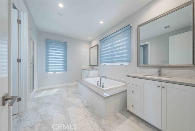 Detail Gallery Image 21 of 44 For 133 Toretta, Irvine,  CA 92602 - 4 Beds | 3 Baths