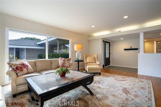 825 Tyburn Road, Palos Verdes Estates CA: https://media.crmls.org/medias/96b99722-9f11-4f86-9ac7-f8bef57f315f.jpg