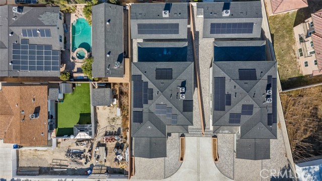 Detail Gallery Image 2 of 39 For 12937 W Kilikia Dr, North Hollywood,  CA 91605 - 4 Beds | 4 Baths