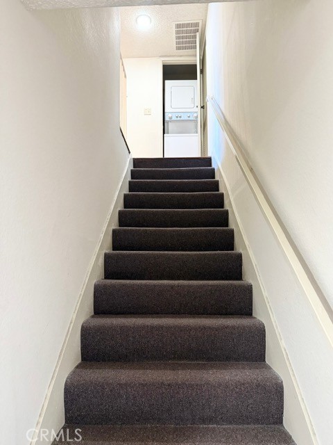 Detail Gallery Image 8 of 19 For 3105 Montrose Ave #3,  La Crescenta,  CA 91214 - 2 Beds | 2/1 Baths