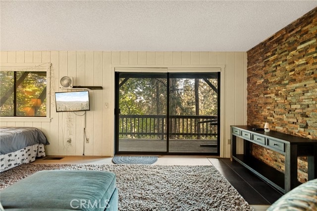 824 Oakmont Lane, Lake Arrowhead, CA 92352