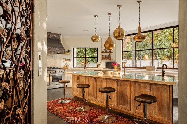 Detail Gallery Image 13 of 44 For 4909 Woodley Ave, Encino,  CA 91436 - 5 Beds | 4 Baths