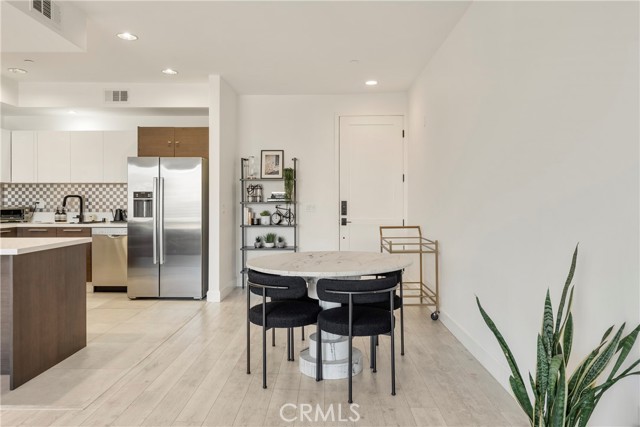 Detail Gallery Image 16 of 34 For 118 S Kenwood St #307,  Glendale,  CA 91205 - 2 Beds | 2 Baths