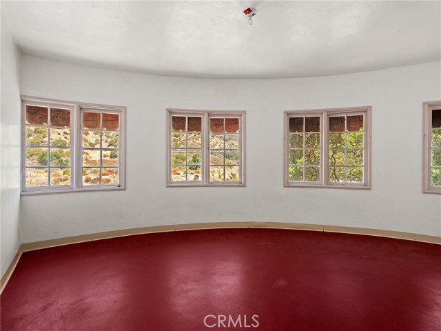 8618 La Tuna Canyon Road, Sun Valley CA: https://media.crmls.org/medias/96bc9bfa-d513-4016-8661-73a9fd870cf1.jpg