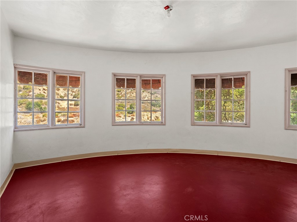 https://media.crmls.org/medias/96bc9bfa-d513-4016-8661-73a9fd870cf1.jpg?preset=X-Large
