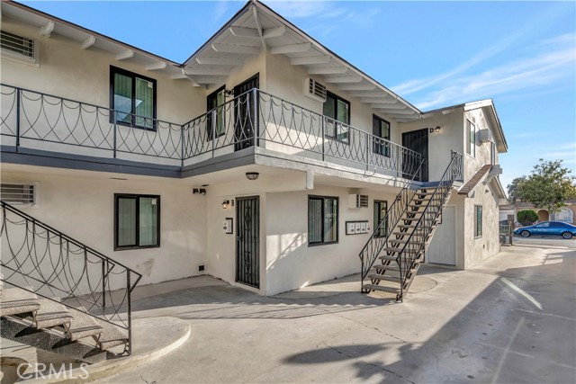 Detail Gallery Image 1 of 1 For 8113 Cypress Ave #E,  South Gate,  CA 90280 - 2 Beds | 1 Baths