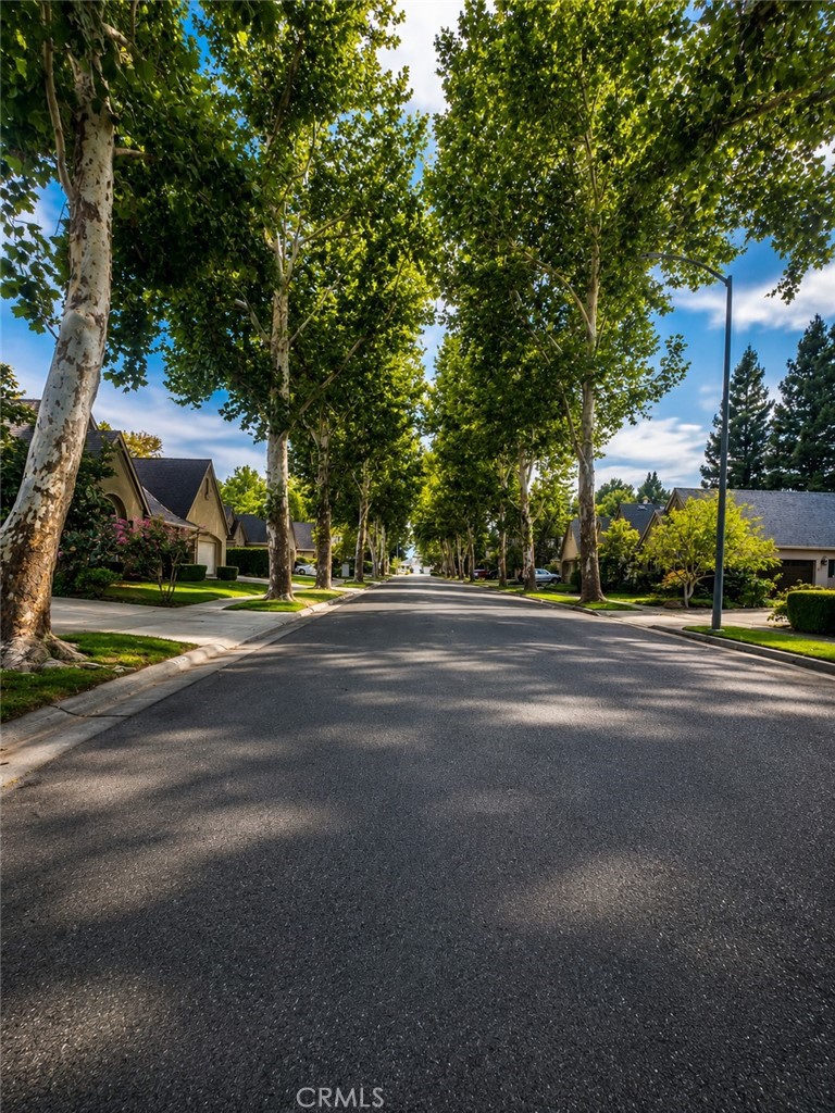 https://media.crmls.org/medias/96bdd0dc-167b-4d6f-bf48-b36add132bd0.jpg?preset=X-Large