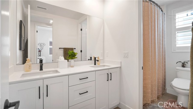 Detail Gallery Image 32 of 69 For 138 Yugen, Irvine,  CA 92618 - 4 Beds | 3/1 Baths