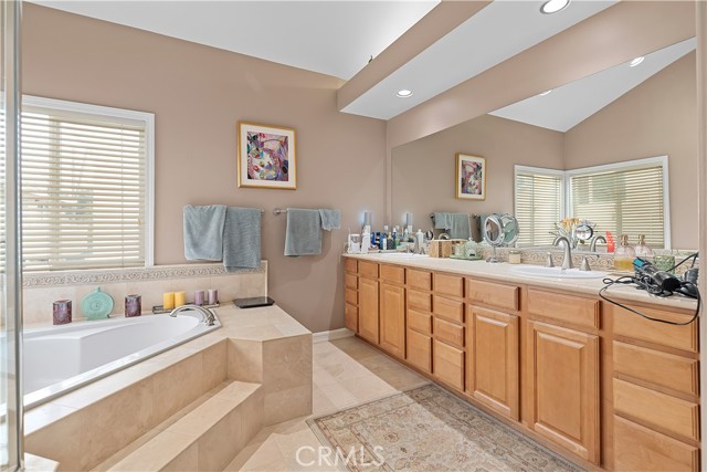 Detail Gallery Image 36 of 46 For 211 S Francisca #B,  Redondo Beach,  CA 90277 - 4 Beds | 3 Baths