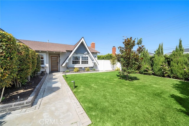 Detail Gallery Image 3 of 49 For 4951 Maui Cir, Huntington Beach,  CA 92649 - 4 Beds | 2 Baths