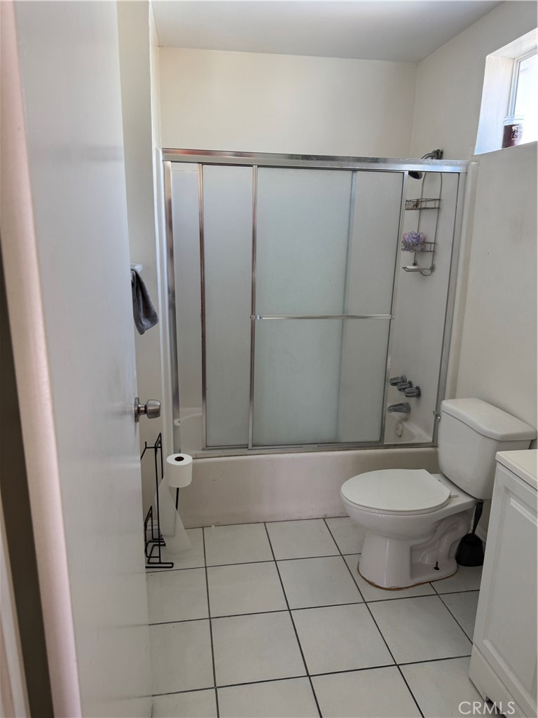 https://media.crmls.org/medias/96becdfe-1fd0-4706-826d-8d3ec964bed6.jpg?preset=X-Large
