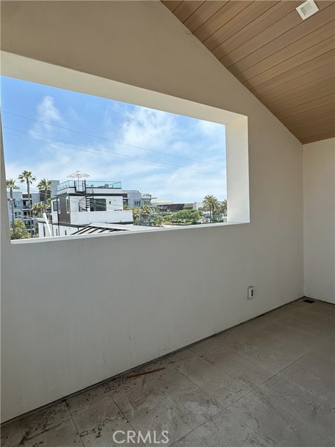 Detail Gallery Image 35 of 36 For 230 2nd St, Huntington Beach,  CA 92648 - 3 Beds | 3/2 Baths