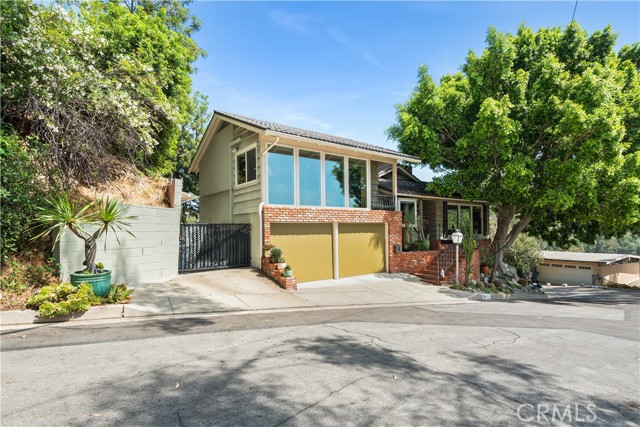 Detail Gallery Image 1 of 1 For 584 Arch Pl, Glendale,  CA 91206 - 3 Beds | 2 Baths