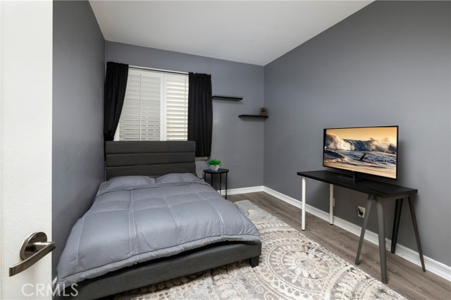 10 Spring Grove, Irvine CA: https://media.crmls.org/medias/96c0ff39-2b35-4ed6-8a16-f0e247afcfcb.jpg