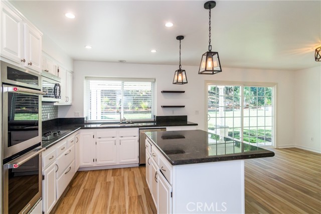 Detail Gallery Image 2 of 7 For 5021 Dantes View Dr, Calabasas,  CA 91301 - 4 Beds | 3 Baths