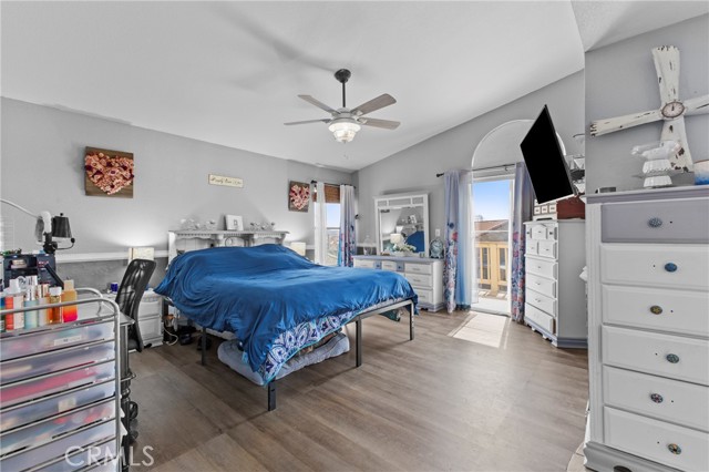 Detail Gallery Image 15 of 33 For 12929 Topaz Cir, Victorville,  CA 92392 - 5 Beds | 3 Baths
