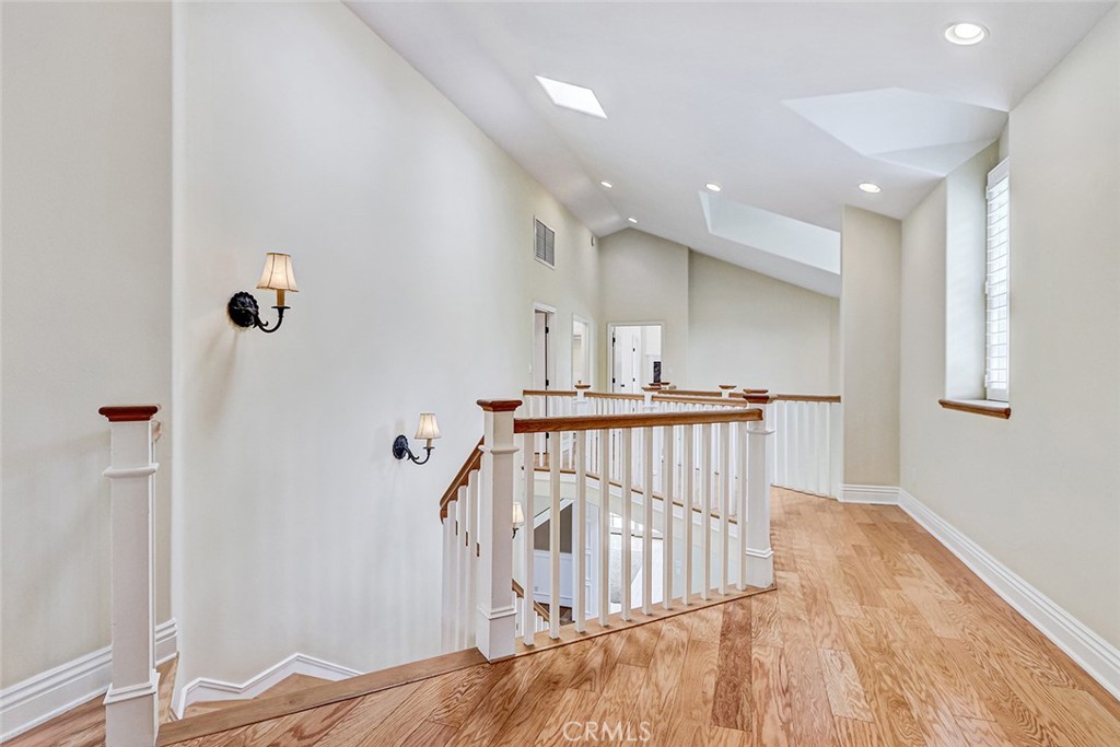 https://media.crmls.org/medias/96c162e3-ae20-4053-83b6-dad0ef4eb81a.jpg?preset=X-Large