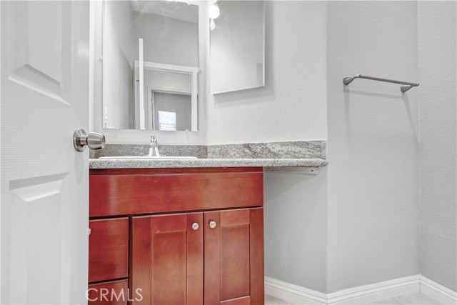 Detail Gallery Image 8 of 18 For 6907 Massy Harris, Corona,  CA 92880 - 4 Beds | 2/1 Baths