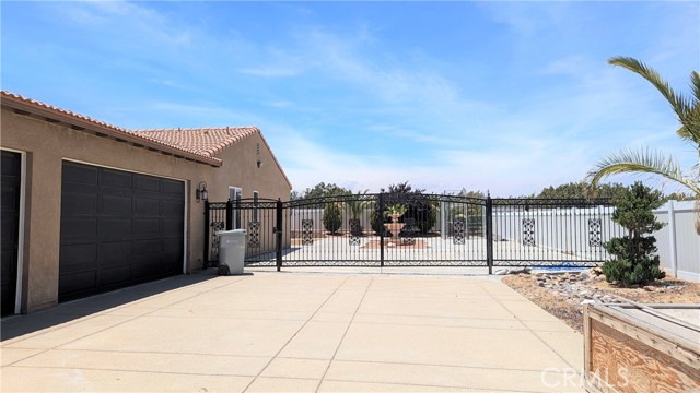 6738 Serrano Avenue, Hesperia CA: https://media.crmls.org/medias/96c315ce-1b1f-4335-9ea8-ffbc2300d77d.jpg