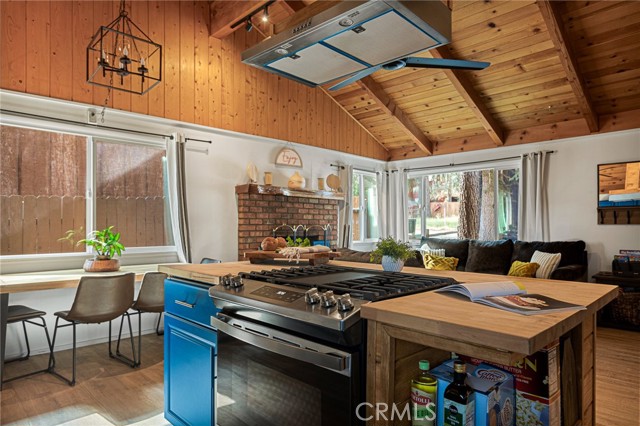 Detail Gallery Image 7 of 33 For 42744 La Placida, Big Bear Lake,  CA 92315 - 2 Beds | 1 Baths