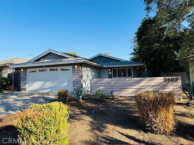 Detail Gallery Image 2 of 44 For 3502 W Flower Ave, Fullerton,  CA 92833 - 3 Beds | 2 Baths