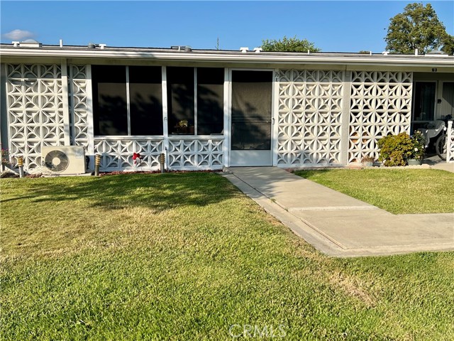 1661 Monterey Rd., M2-16E, Seal Beach CA: https://media.crmls.org/medias/96c45ef3-de82-4ef7-be17-0a2a30b70327.jpg