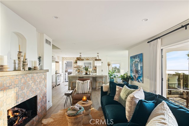 Detail Gallery Image 10 of 75 For 680 Temple Hills Dr, Laguna Beach,  CA 92651 - 4 Beds | 3/1 Baths