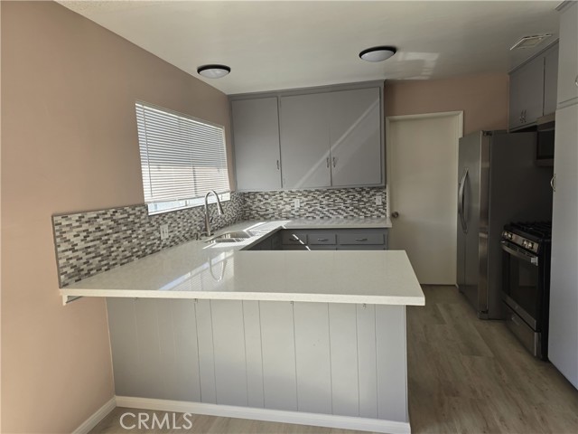 Detail Gallery Image 2 of 14 For 560 Hart St, Hemet,  CA 92543 - 3 Beds | 2/1 Baths