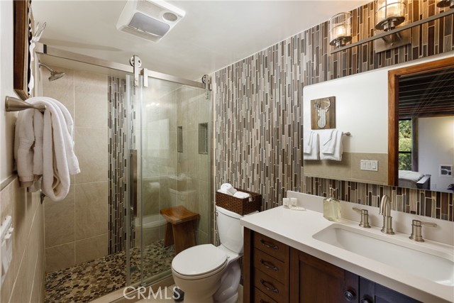 1370 Calgary Drive, Lake Arrowhead CA: https://media.crmls.org/medias/96c54744-6ad8-4790-8b04-da93830b97ec.jpg