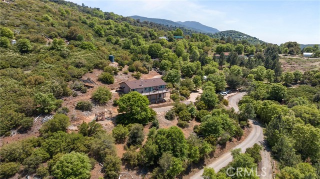 7525 Starlight Way, Julian CA: https://media.crmls.org/medias/96c5ff73-ba64-45d1-a3c8-600b879b99ee.jpg