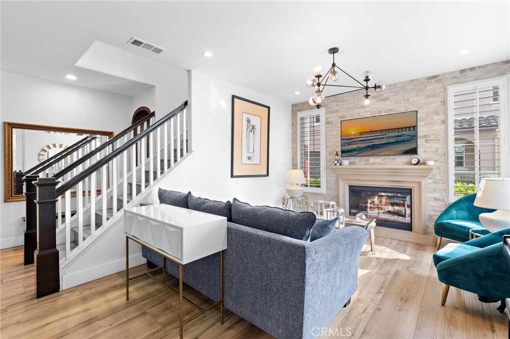 MLS #OC25022354 img 9